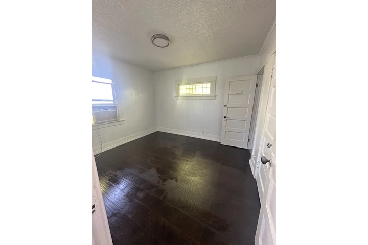 $2250 : Rento casita de 2 recamaras image 4