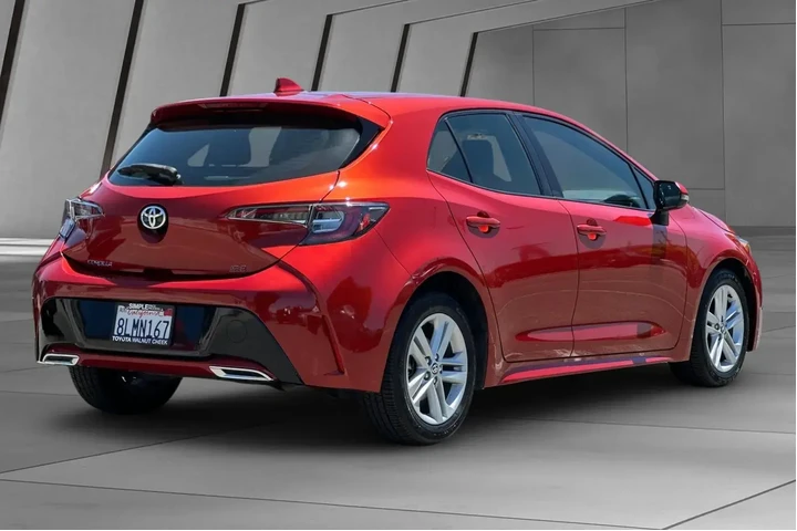 $16200 : Toyota Corolla Hatchback 201 image 2