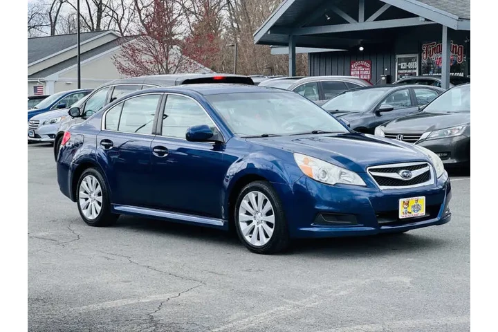 $8500 : 2010 Legacy 2.5i Limited image 5