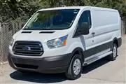 2019 Ford Transit 250 en Los Angeles