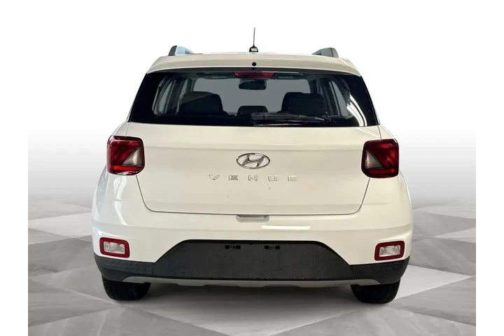 $17184 : Hyundai VENUE 2025 SEL 4dr C image 7