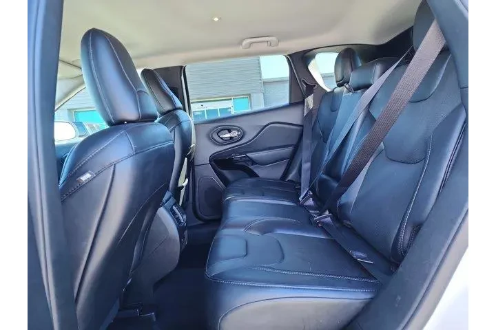 $23000 : Jeep Cherokee 2023 4x4 Altit image 8