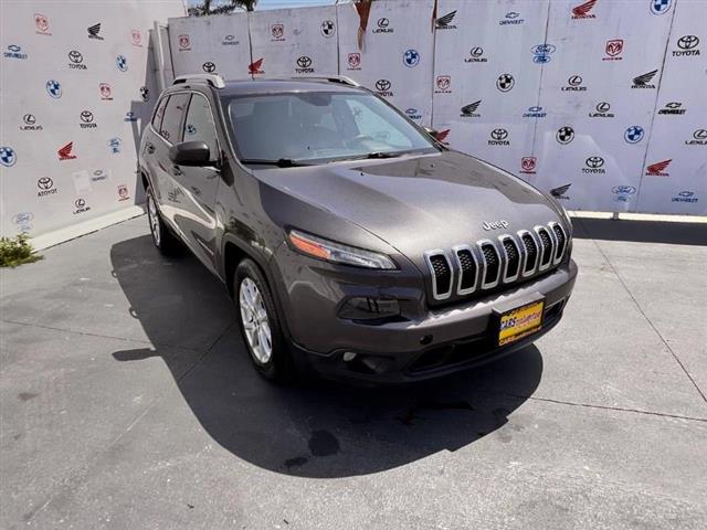 $11995 : Used 2015 Cherokee FWD 4dr La image 1