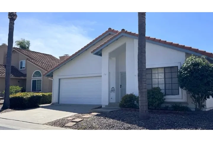 $2800 : beautiful 3-bedroom 2-bathroom image 2