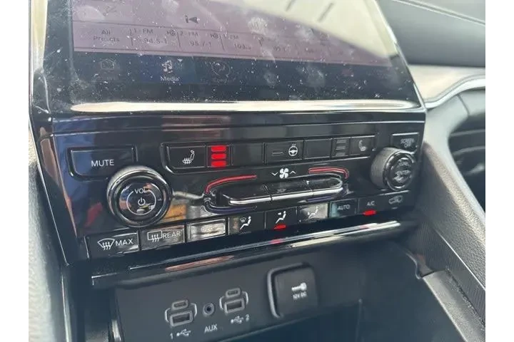 $30000 : Jeep Grand Cherokee 2024 4x4 image 6