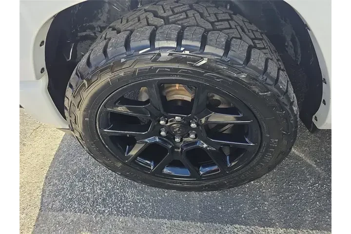 $25990 : Ram 1500 2021 4x4 Laramie 4d image 9