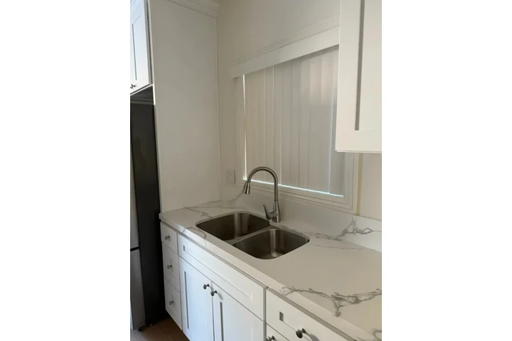 $1100 : Moderno en Huntington Park🏡 image 4