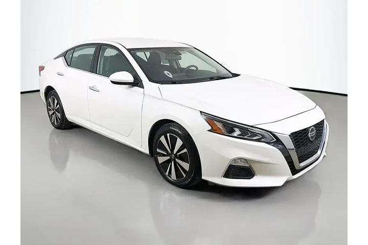 $17199 : Nissan Altima 2022 AWD 2.5 S image 2