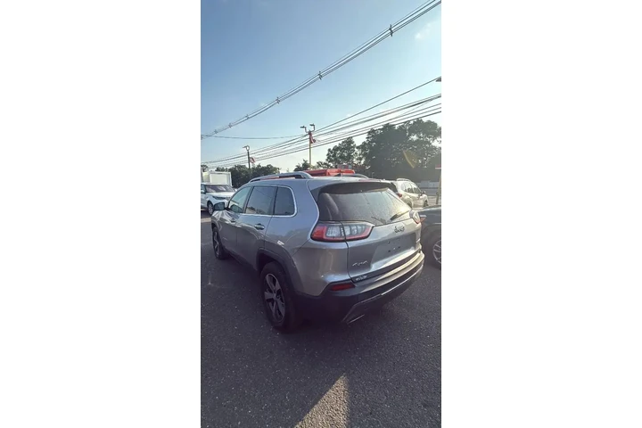 $9797 : Jeep Cherokee 2019 4x4 High image 2