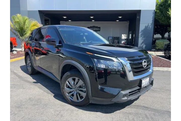 $27081 : Nissan Pathfinder 2024 S 4dr image 1