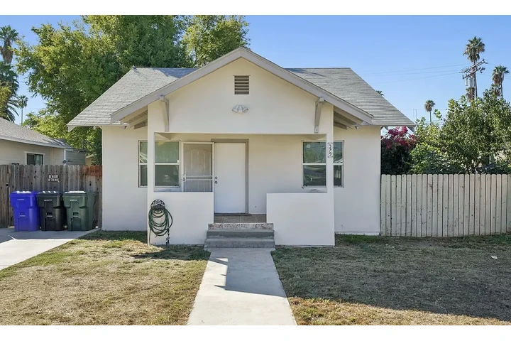 $1300 : Cozy, modern 2-bed, 2-bath sin image 2