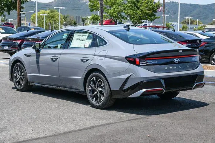 $26089 : Hyundai SONATA 2025 SEL 4dr image 7