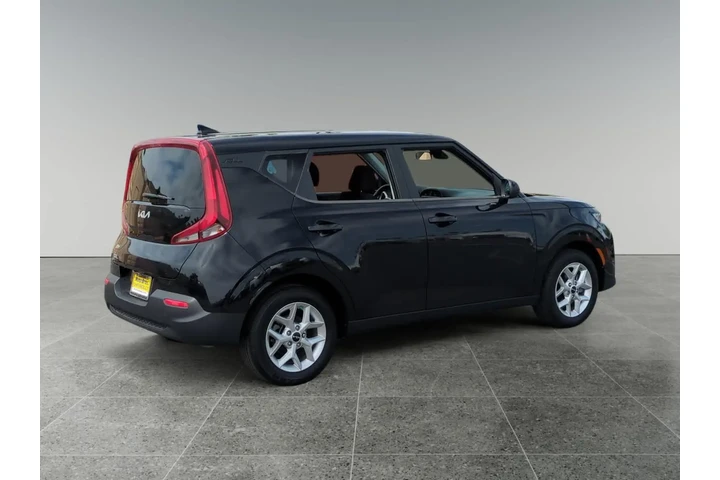 $16900 : Kia Soul 2022 S 4dr Crossove image 5