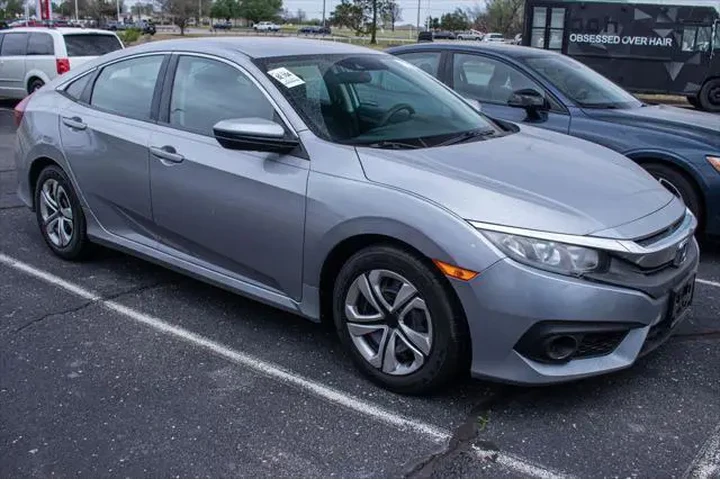 $17500 : Honda Civic 2016 LX 4dr Seda image 3