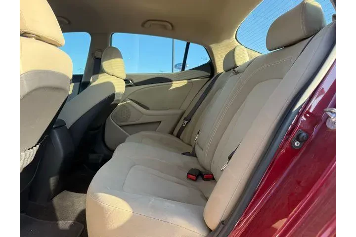 $5900 : Kia Optima 2011 LX 4dr Sedan image 8