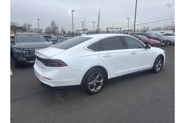 $27995 : Honda Accord Hybrid 2023 EX- image 3