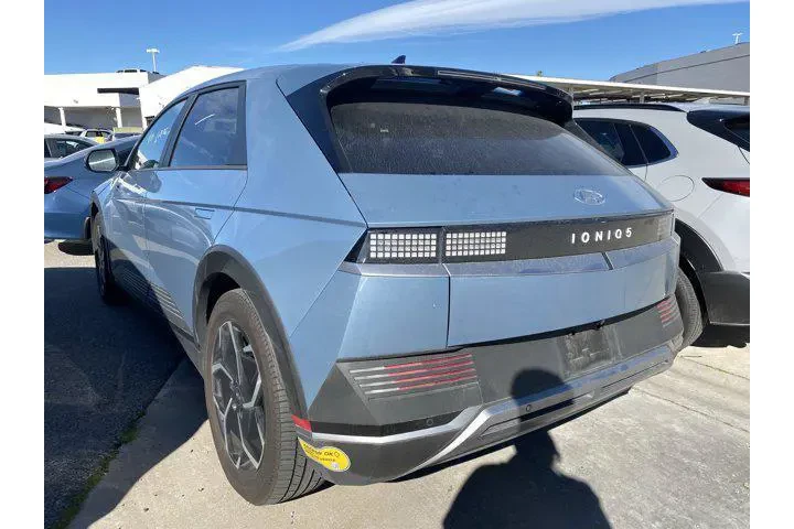 $16881 : Hyundai IONIQ 5 2022 SE 4dr image 2