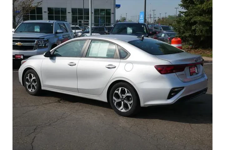 $12496 : Kia Forte 2020 FE 4dr Sedan image 3