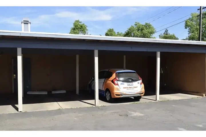 $1200 : Spacious 1BR 1BA $1200 image 6