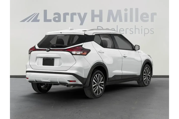 $18371 : Nissan Kicks 2023 SV 4dr Cro image 2