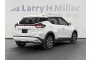 $18371 : Nissan Kicks 2023 SV 4dr Cro thumbnail