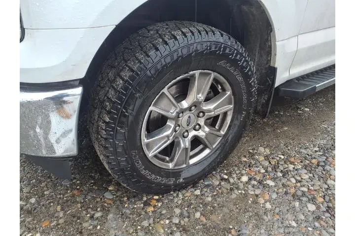 $17927 : Ford F-150 2017 4x4 Lariat 4 image 4