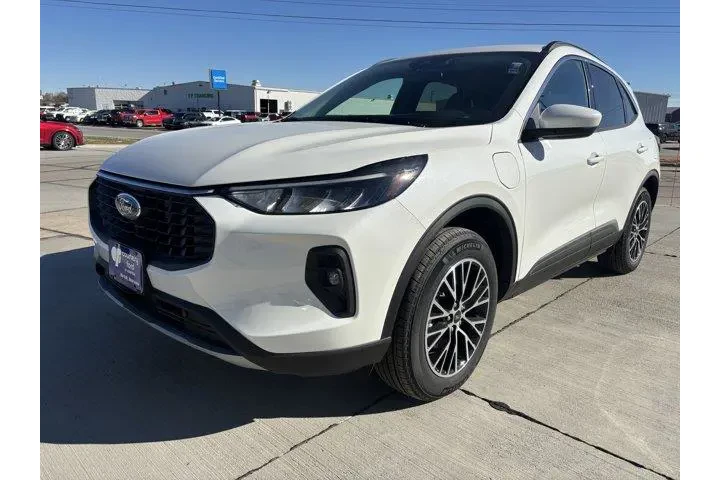 $35990 : Ford Escape Plug-In Hybrid 2 image 4