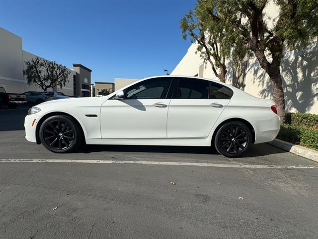 2016 BMW 5-Series 535i image 8