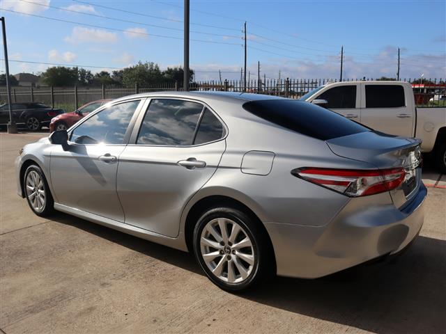 $19995 : 2018 Camry LE image 2