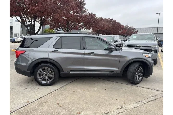 $31839 : Ford Explorer 2023 XLT 4dr S image 4