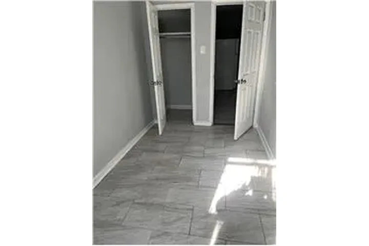 $3200 : Rental property with 3 bedro image 5