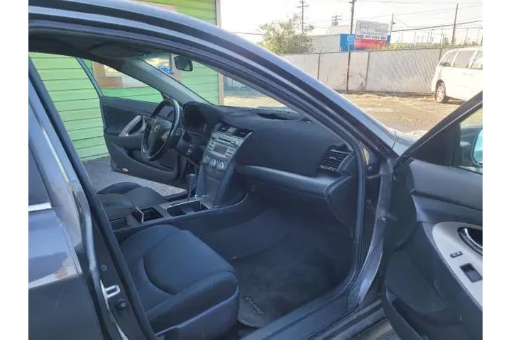 $7590 : 2009 Camry SE image 6