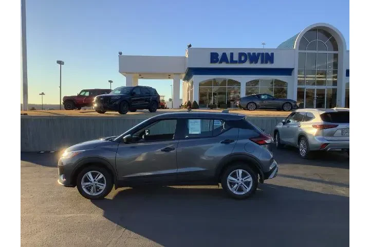 $21950 : Nissan Kicks 2024 S 4dr Cros image 4