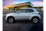 $18413 : Hyundai VENUE 2024 SEL 4dr C thumbnail