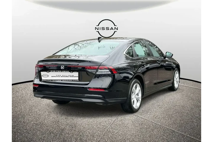 $23375 : Honda Accord 2025 LX 4dr Sed image 6