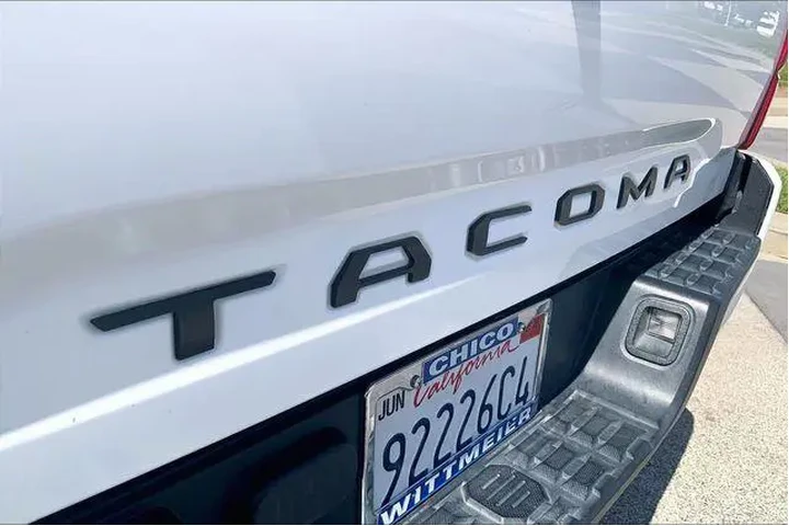 $20985 : Toyota Tacoma 2018 4x2 SR5 4 image 8