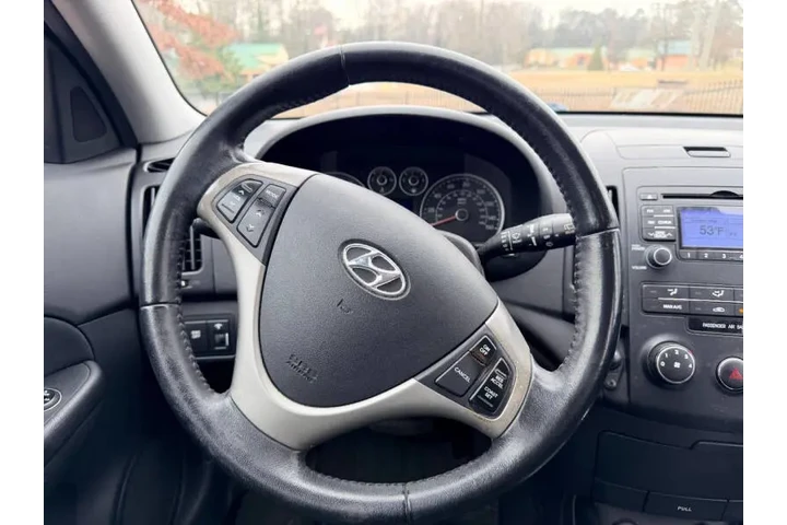 $3300 : 2009 Elantra Touring image 7