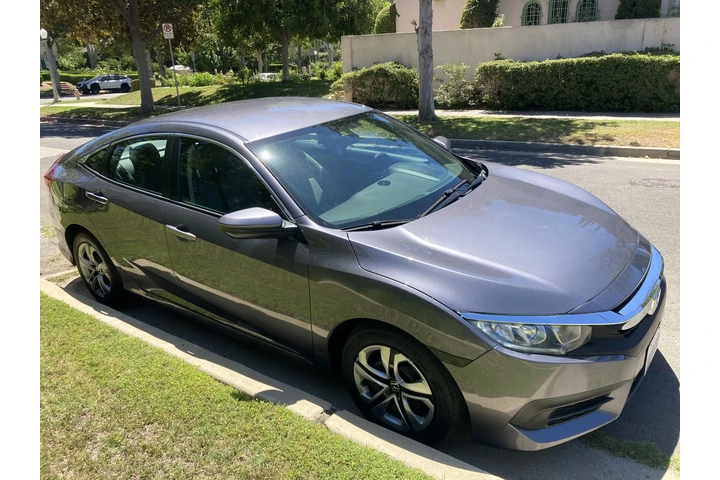 $9500 : 2016 Honda civic image 1