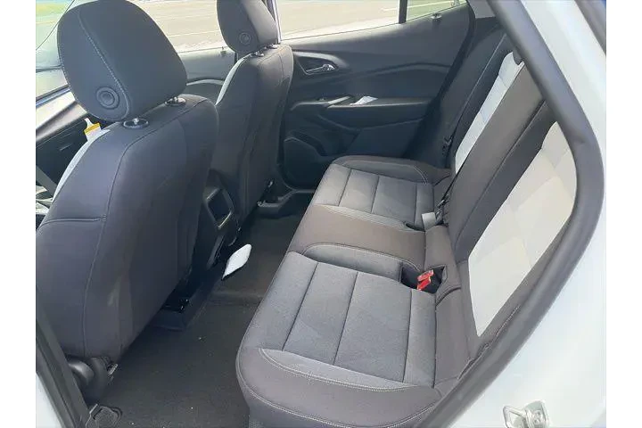 $23701 : Chevrolet Trax 2026 LS 4dr C image 5
