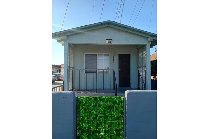 $1 : Casita Tipo Studio East LA. image 8