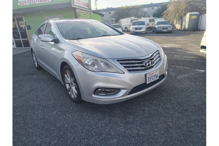 $8590 : 2013 Azera image 2