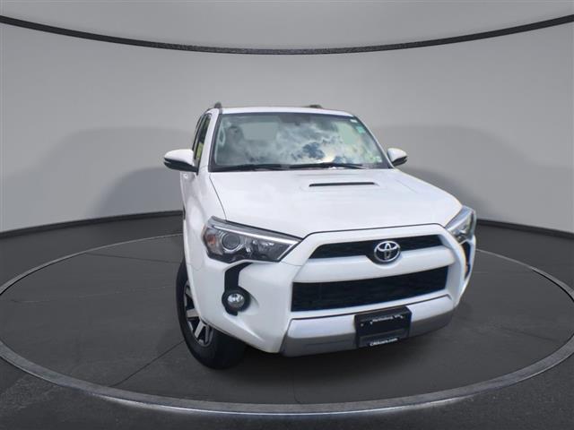 $31300 : PRE-OWNED 2018 TOYOTA 4RUNNER image 3