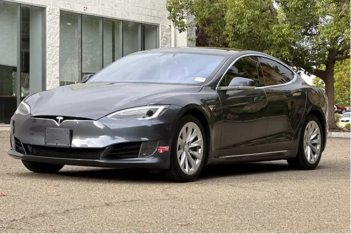 Tesla Model S 2017 60 4dr Li image 7