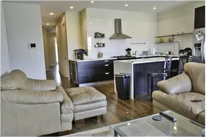 $4695 : Rental property with 3 bedro image 2