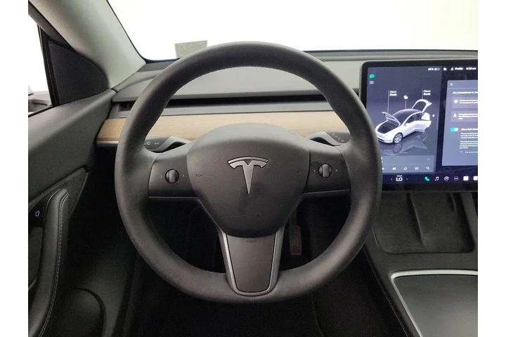 $33998 : Tesla Model Y 2022 AWD Long image 10