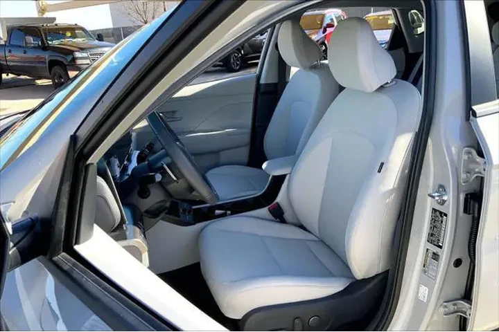 $25997 : Hyundai KONA 2025 SEL Conven image 8