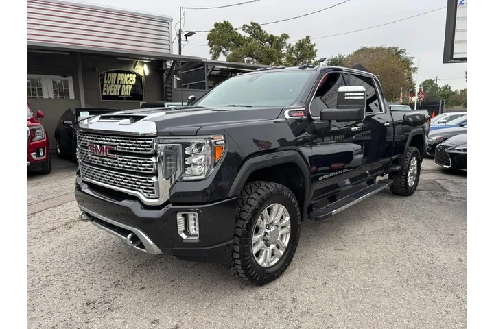 2020 GMC Sierra 2500HD Denali image 1