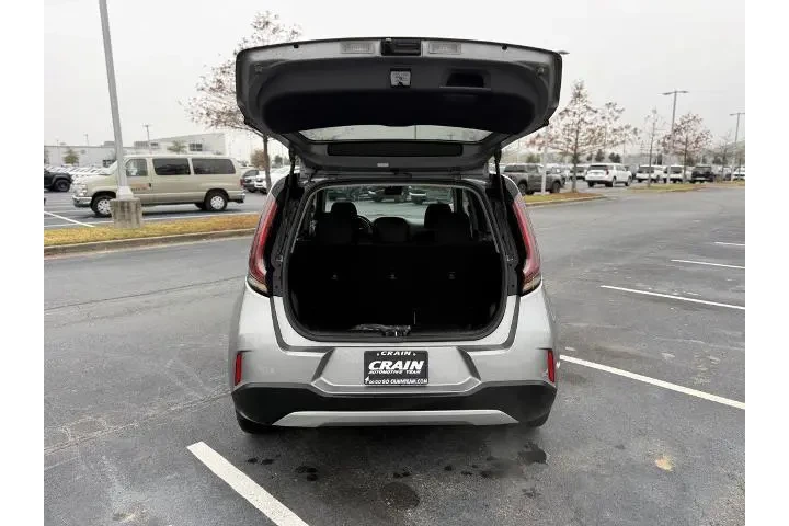 $15735 : Kia Soul 2024 S 4dr Crossove image 7