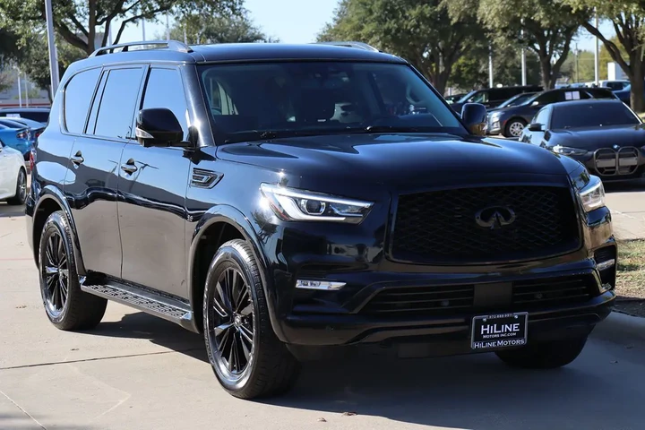 $23636 : 2019 QX80 LUXE image 3
