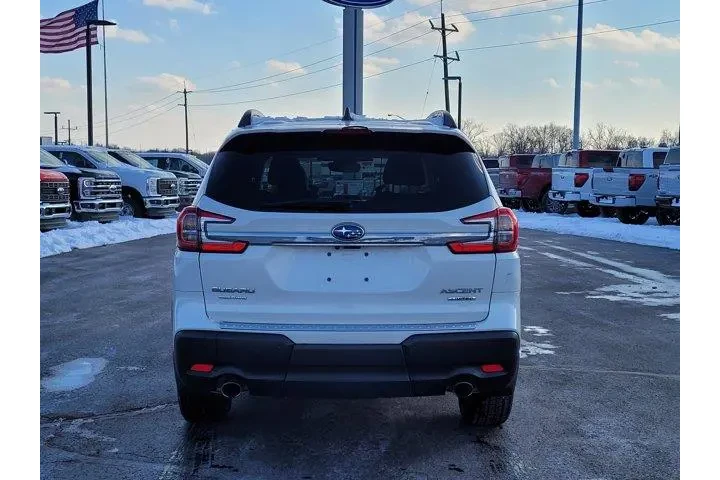 $31981 : Subaru Ascent 2023 AWD Limit image 4